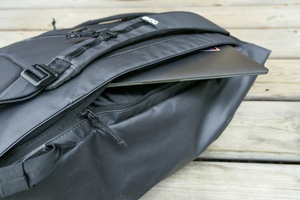 EVOC Reviews: Duffle Backpack 26L – EvocSports.ca