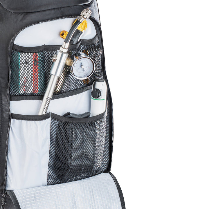 【未使用】evoc FR ENDURO イーボック　マウンテンバイク　リュック FR Enduro Blackline | Protector Backpacks – EvocSports.ca